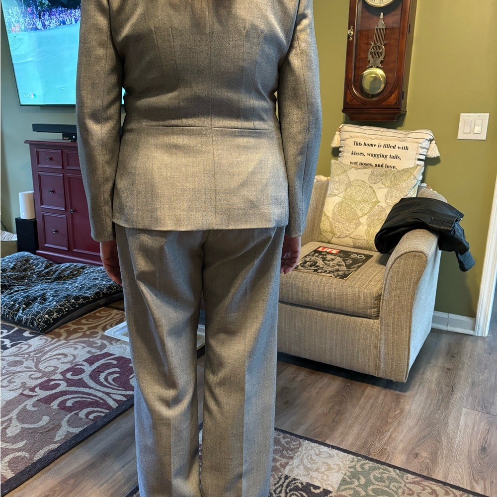 Le Suit Women’s pant suit